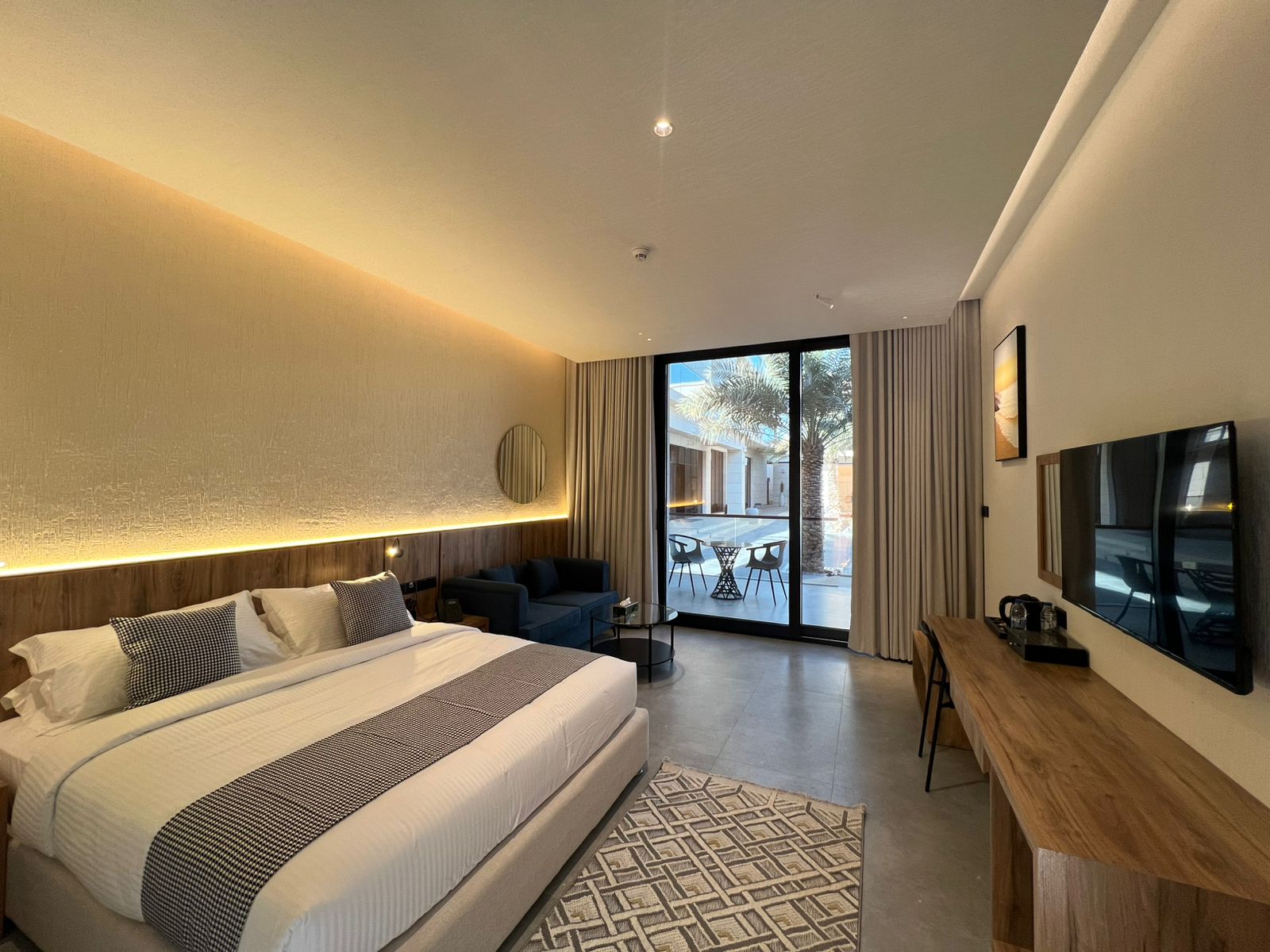 108 KING WITH POOL VIEW Ground floor