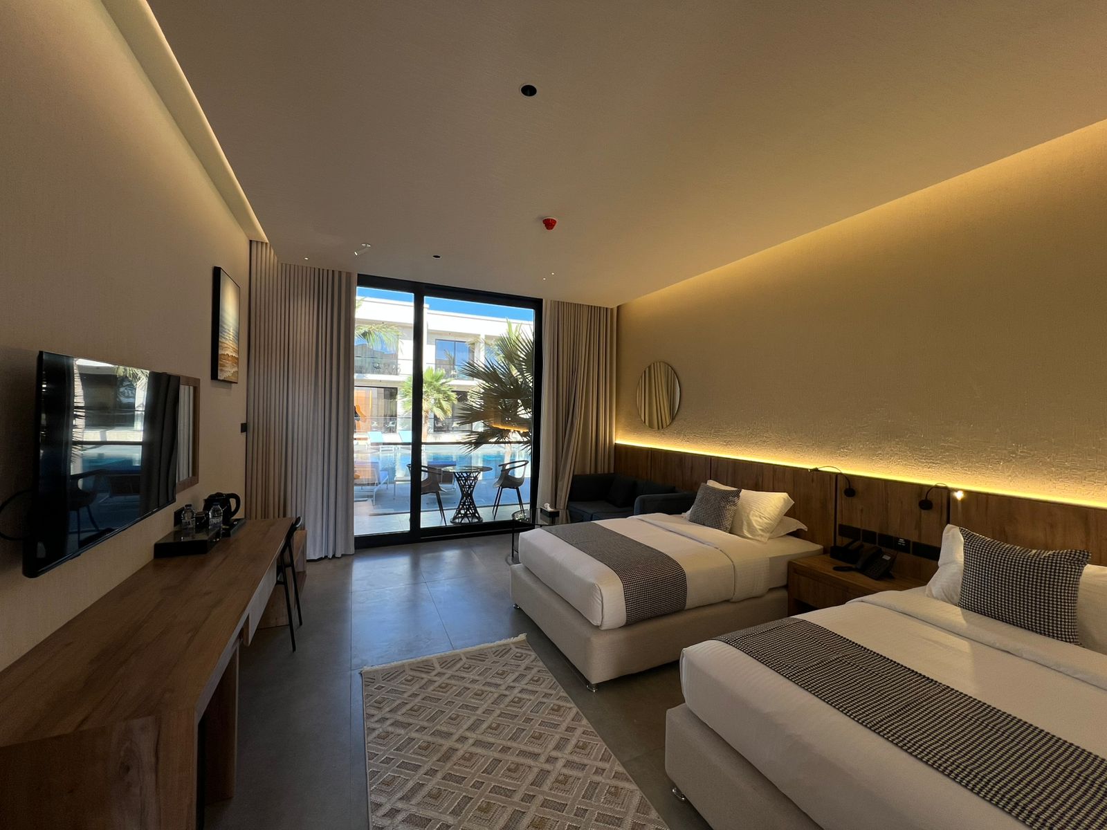 107 TWIN WITH POOL VIEW Ground floor