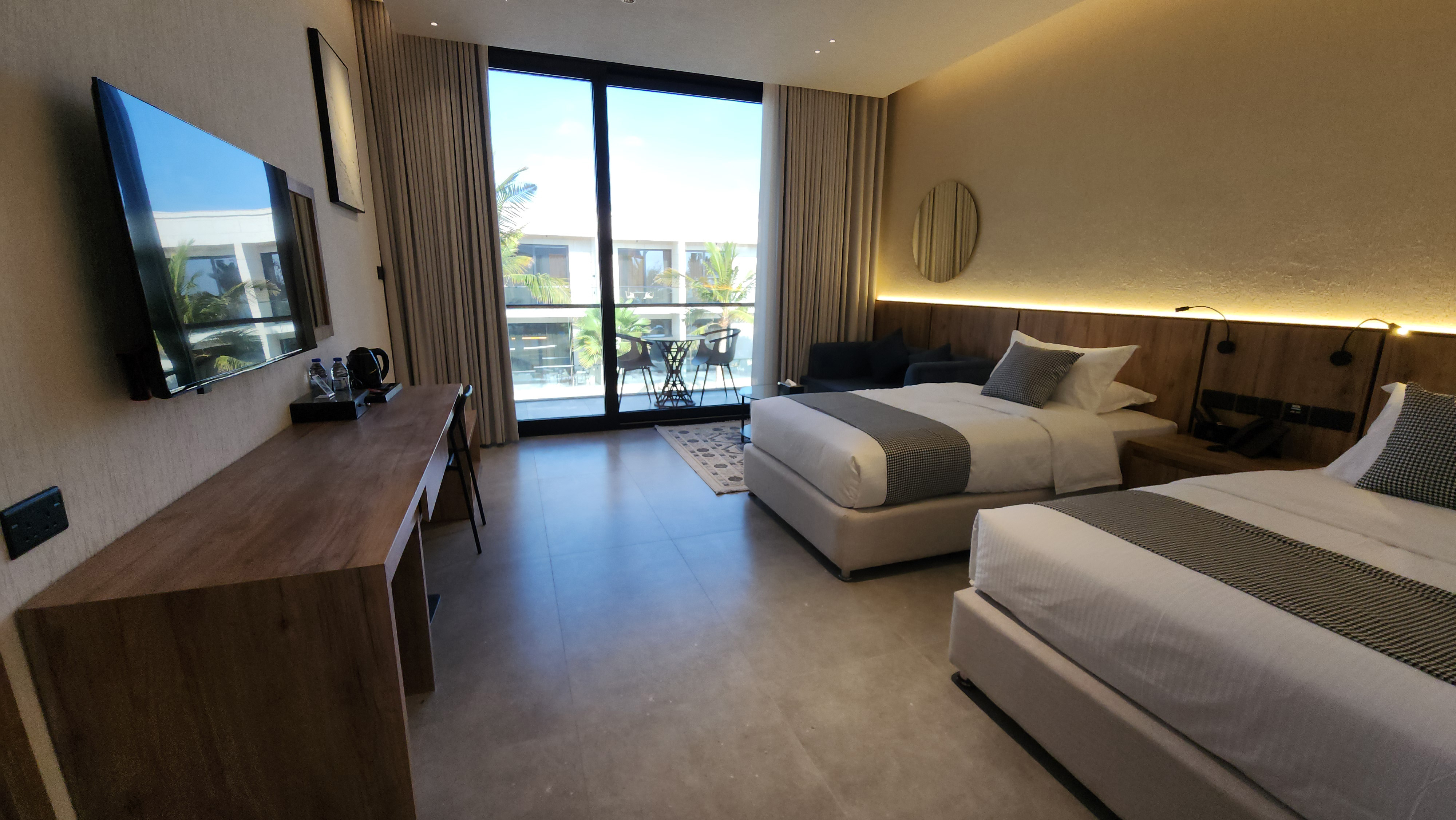 113 TWIN WITH POOL VIEW First floor