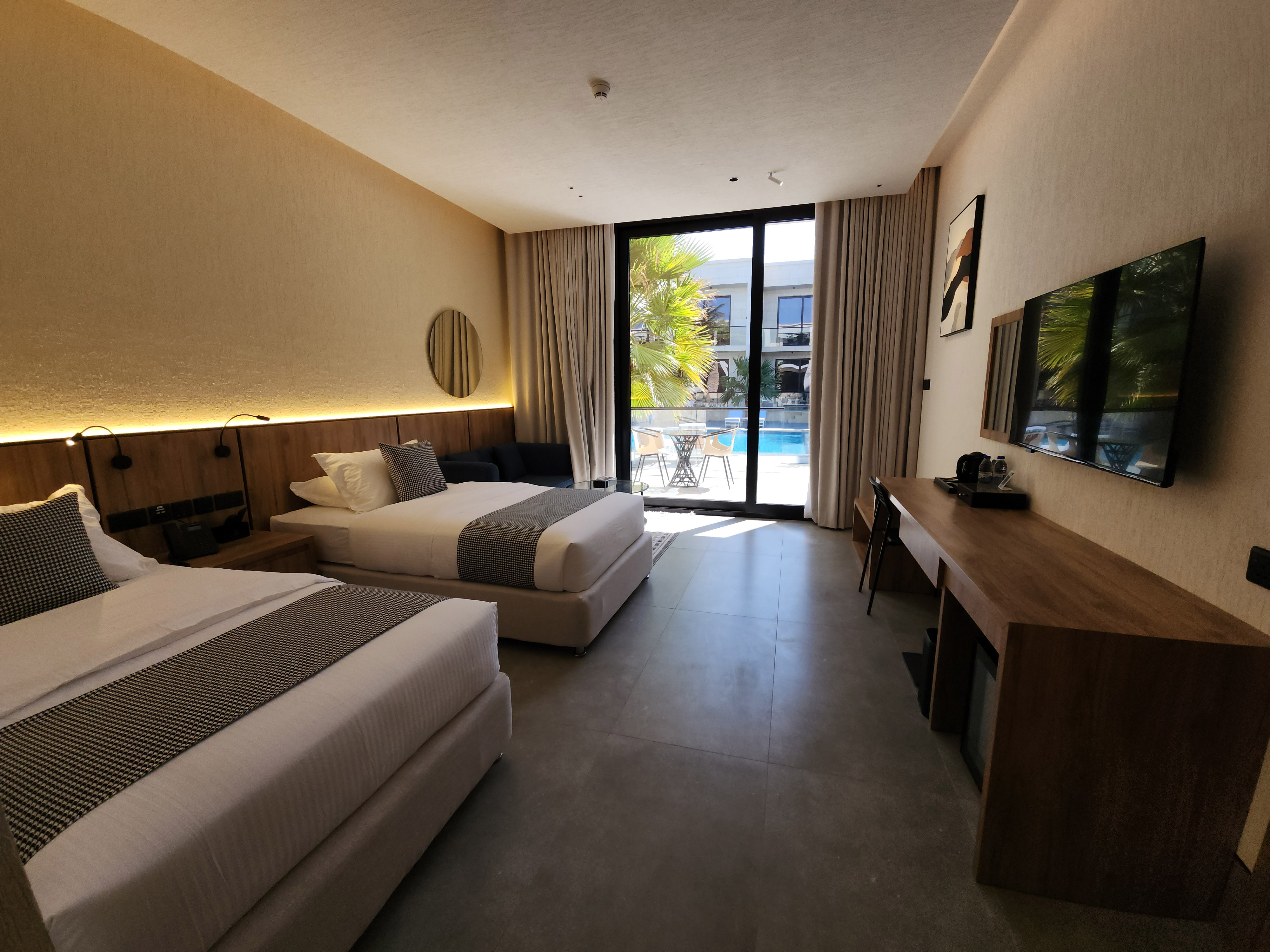 121 TWIN WITH POOL VIEW Ground  floor
