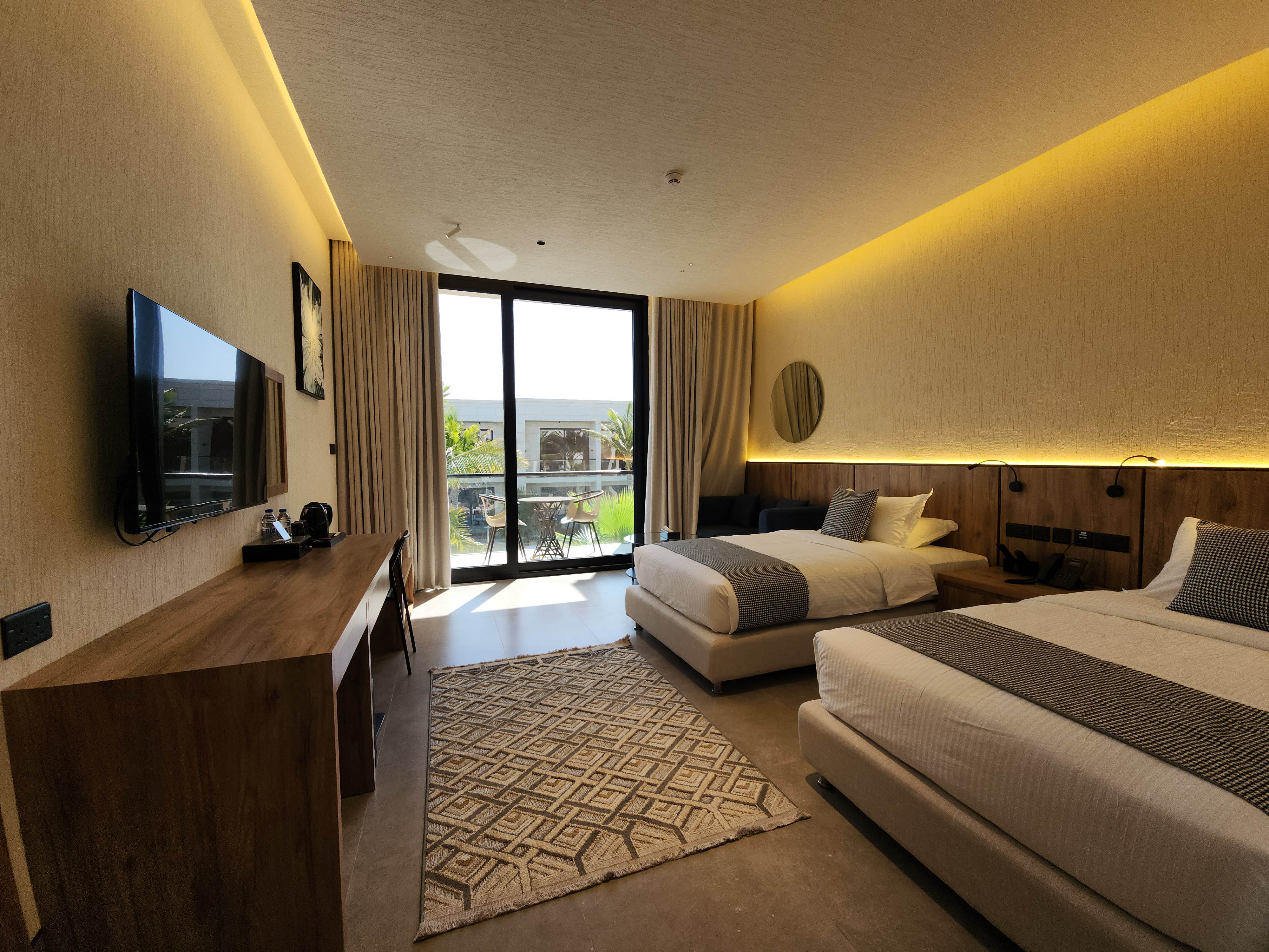 124 TWIN WITH POOL VIEW First floor