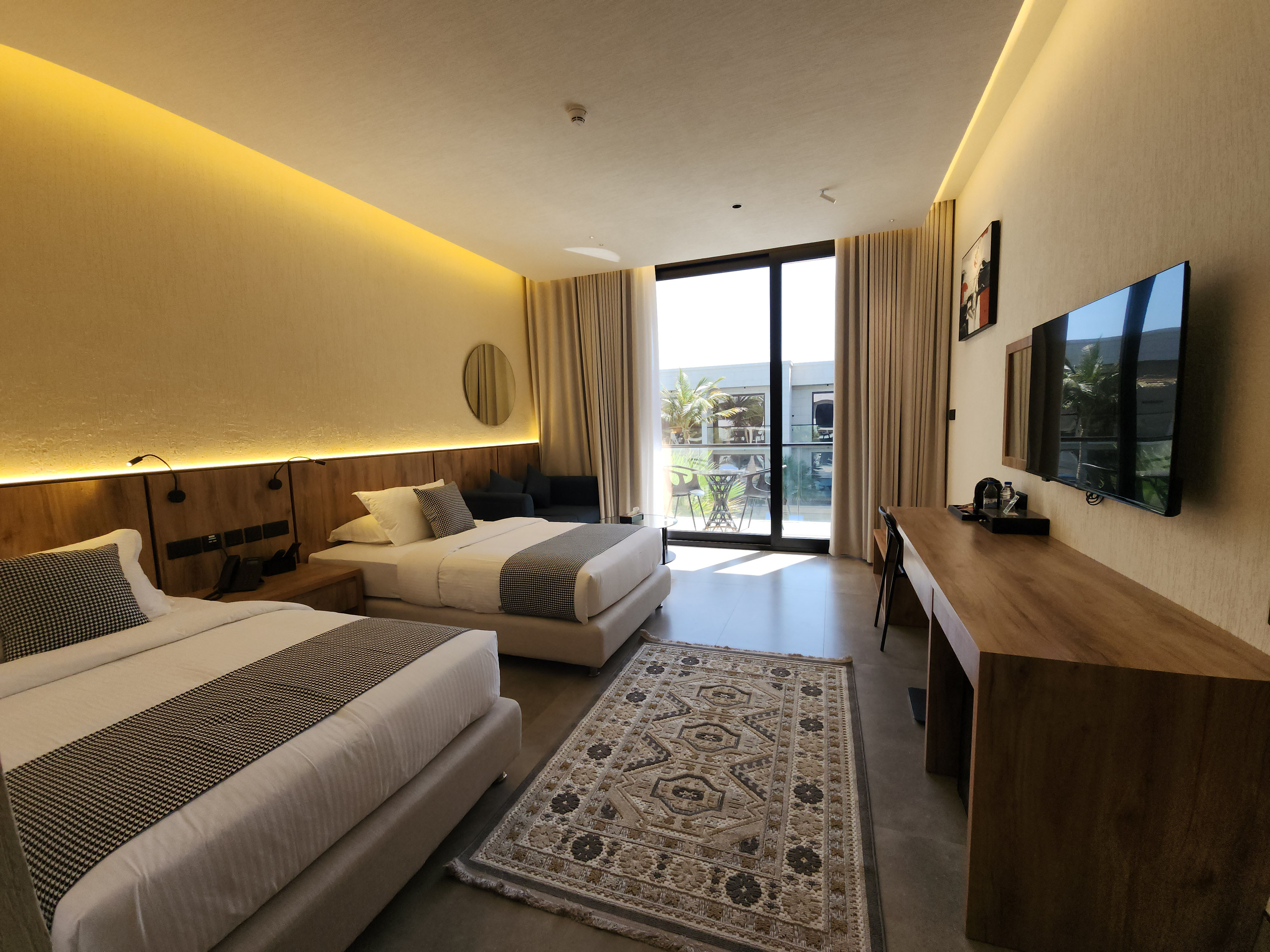 127 TWIN WITH POOL VIEW First floor
