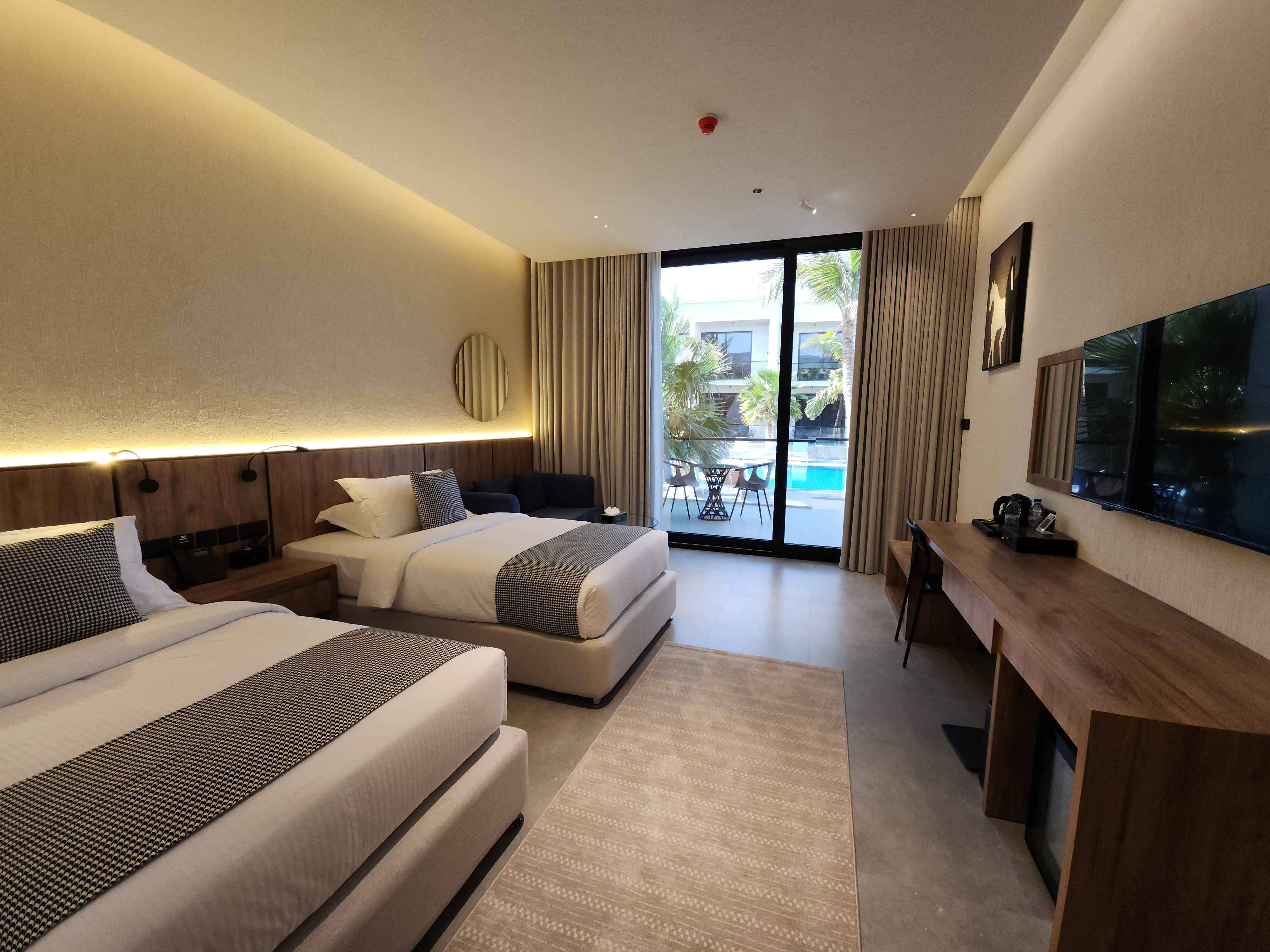 106 TWIN WITH POOL VIEW Ground floor