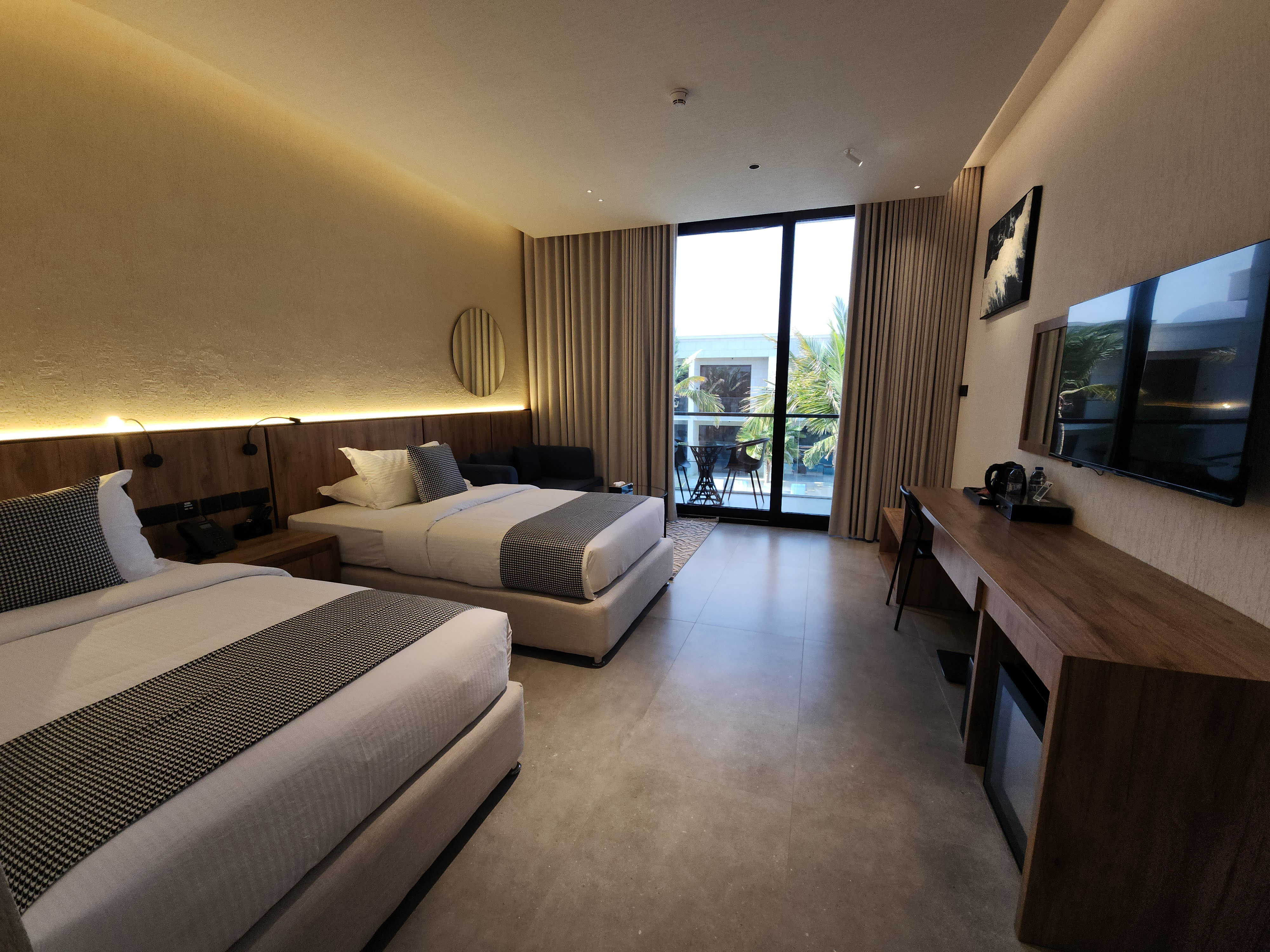 112 TWIN WITH POOL VIEW First floor