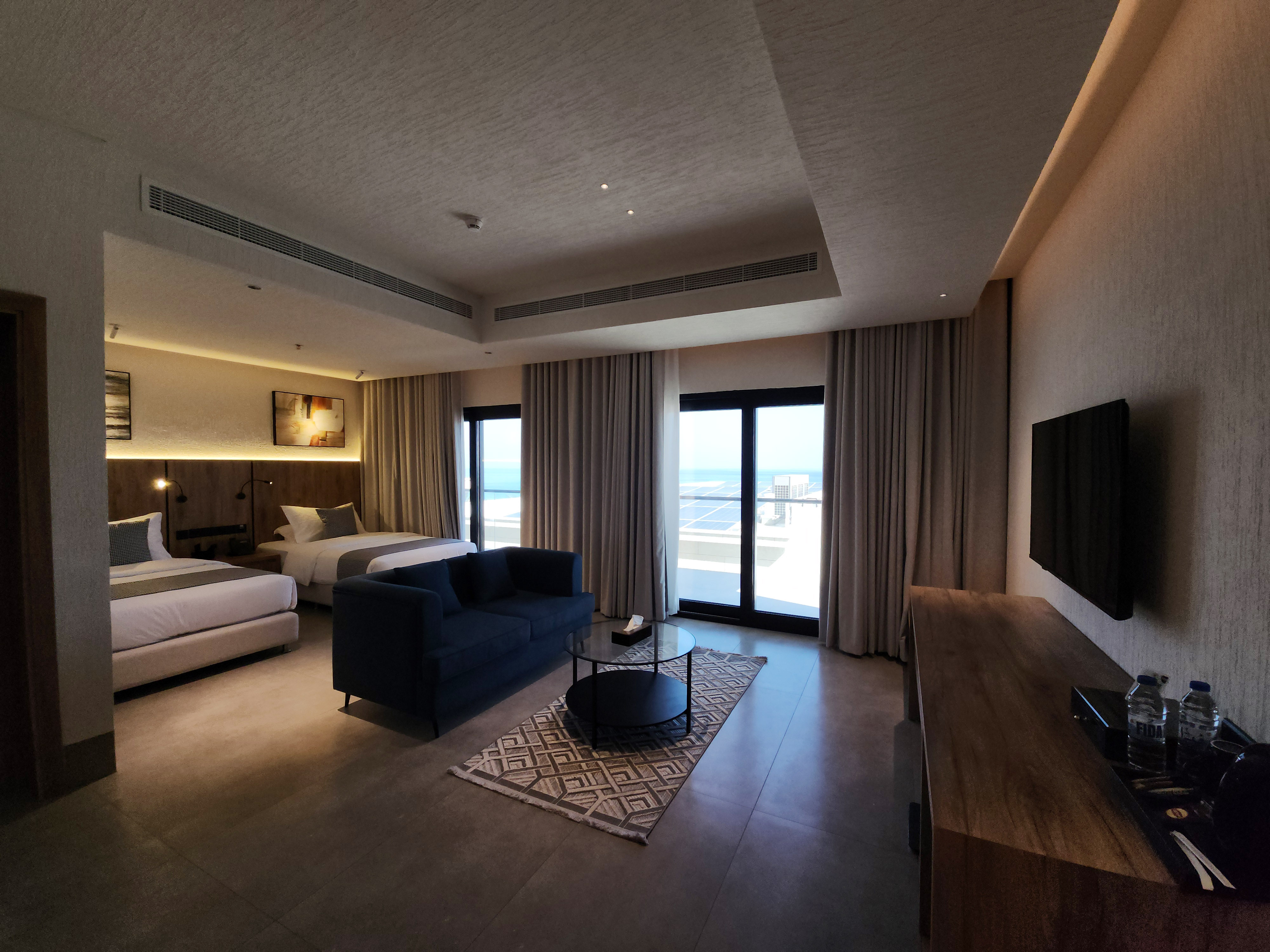 159 KING SUITE 