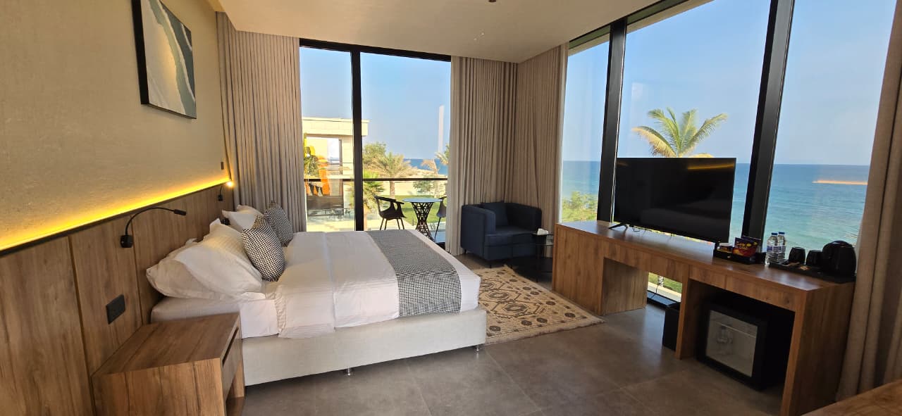 111 KING WITH POOL AND SEA VIEW  First floor