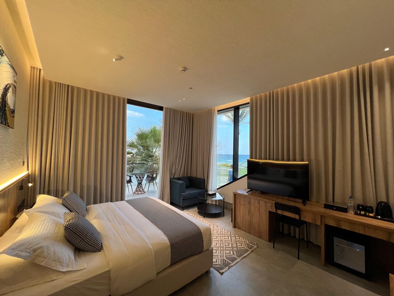 105 KING WITH POOL and SEA VIEW Ground floor